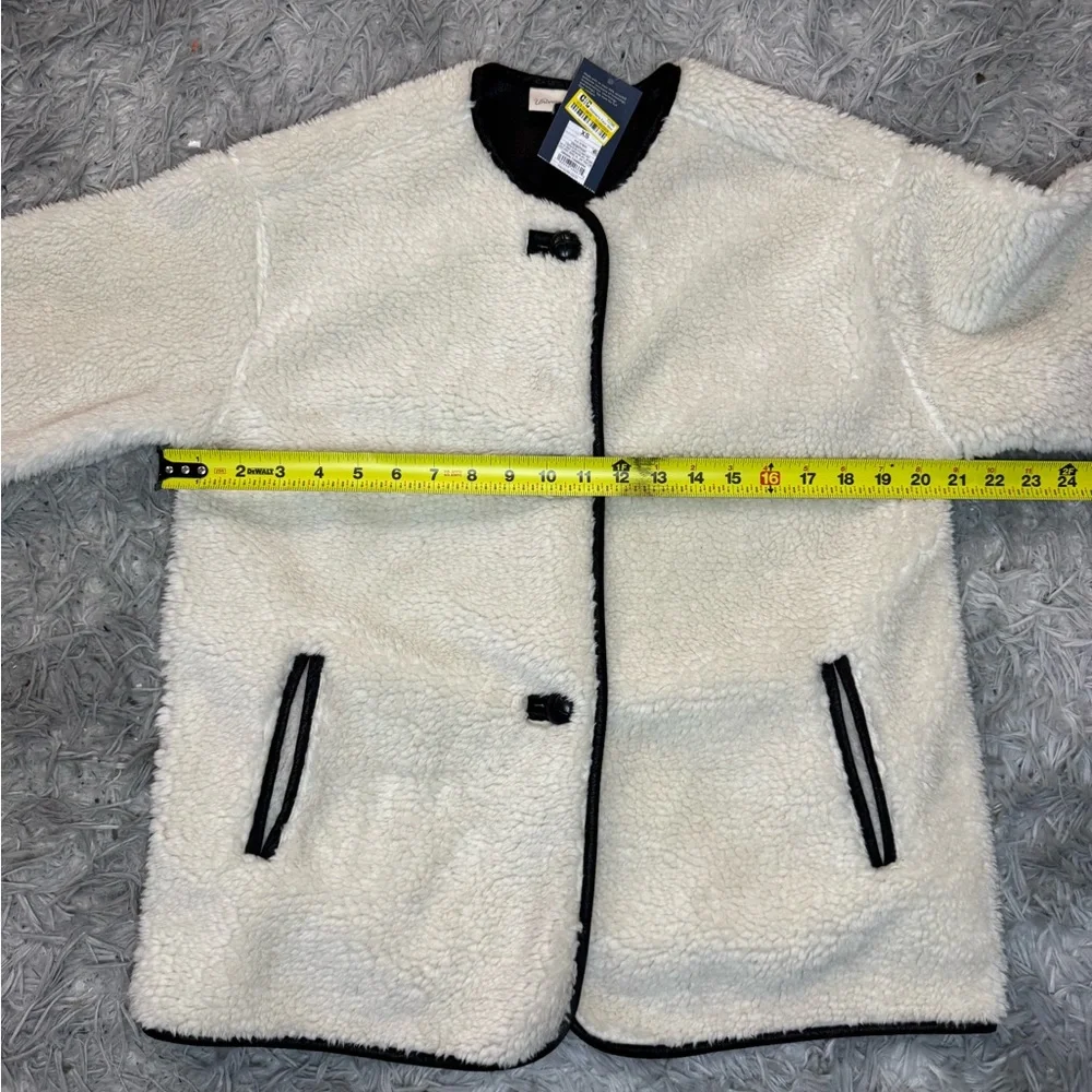 Universal Thread Women’s Faux Shearling Coat - Cream Size Extra Small NWT - Picture 9 of 10